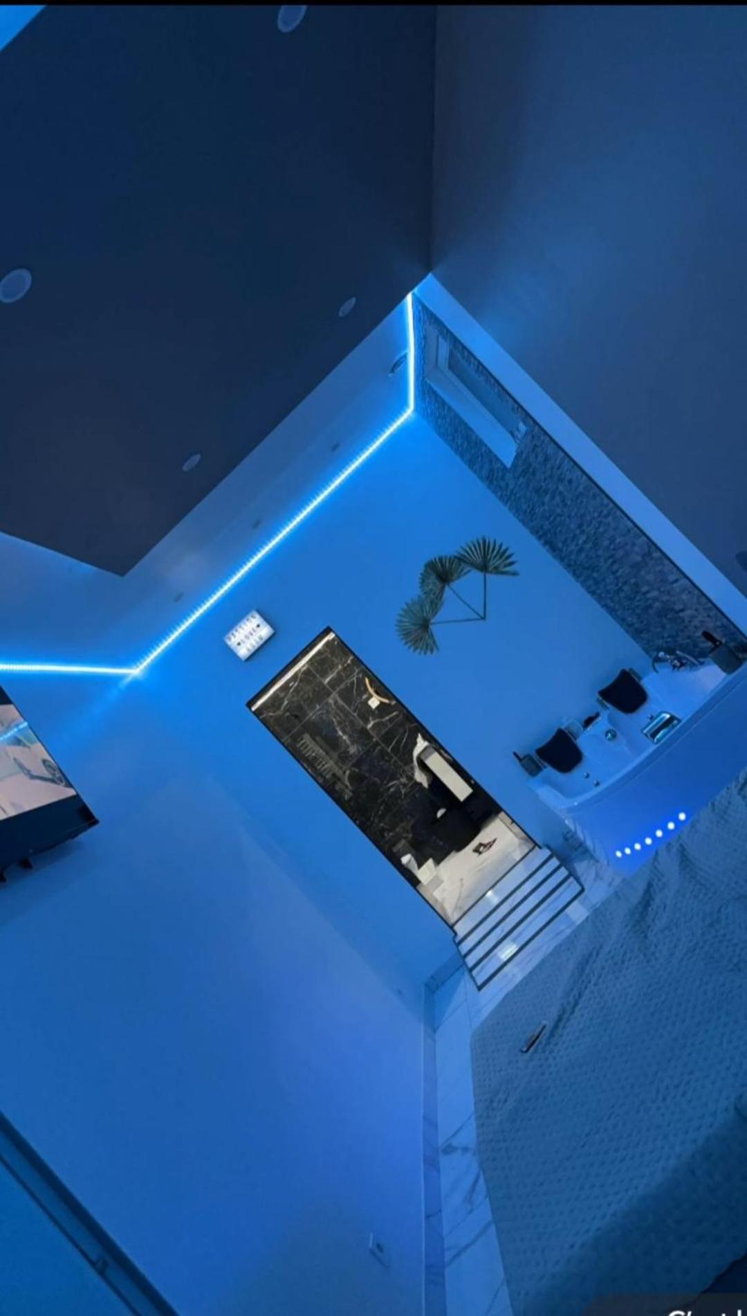 Suite Gold By L Amaryllis I Jacuzzi & Sauna Prive I Centre Beziers Arrivee Autonome المظهر الخارجي الصورة
